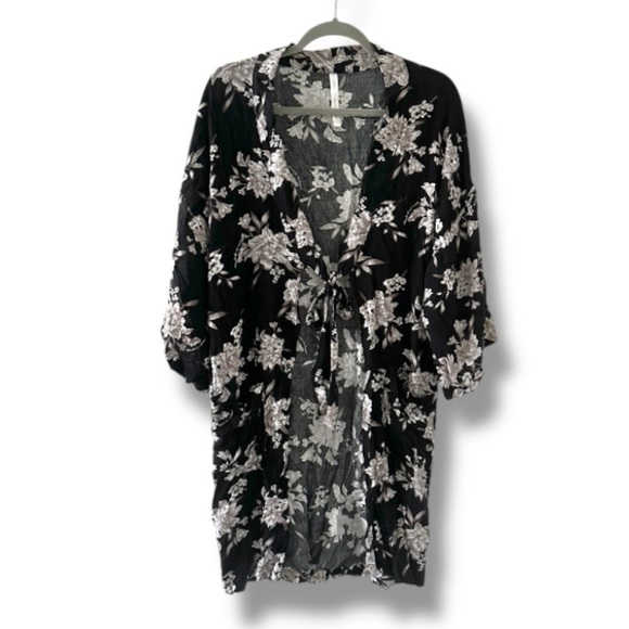 Spiritual Gangster Maya Black Floral Kimono Women’s One Size Swim Coverup Beachy - Picture 2 of 16